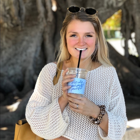 Meet your Posher, Nicole - Picture 5 of 6